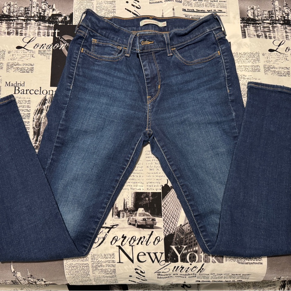 Levi’s 710 Super Skinny 29 Blue Jeans
